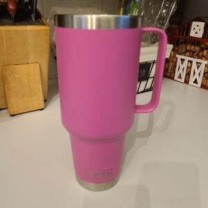 Yeti Rambler 42 oz Tumbler with Handle Wild Fuchsia